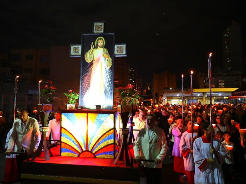 XII Festa da Misericórdia reúne centenas de fiéis para dia de fé e orações