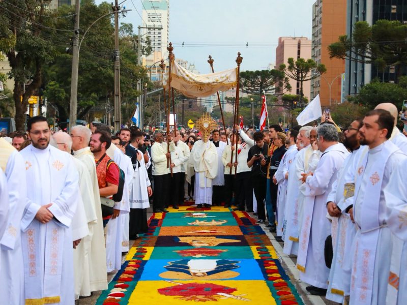 Corpus Christi 2025: multidão celebrou a Eucaristia com esperança