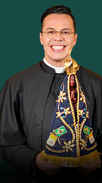 Padre Cleber Leandro