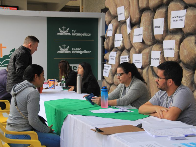 Mais um mês de oração e ação!